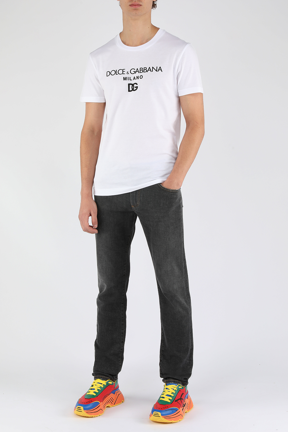 מכנסי ג'ינס בגזרת סלים